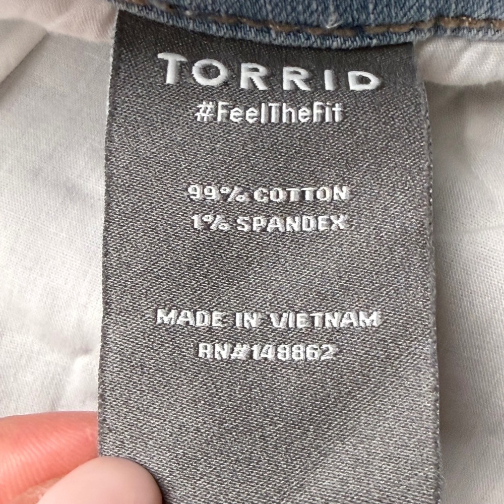 Torrid Low-Rise Baggy Straight Classic Denim Jeans 18R Light Wash NWT Classic - Picture 6 of 7